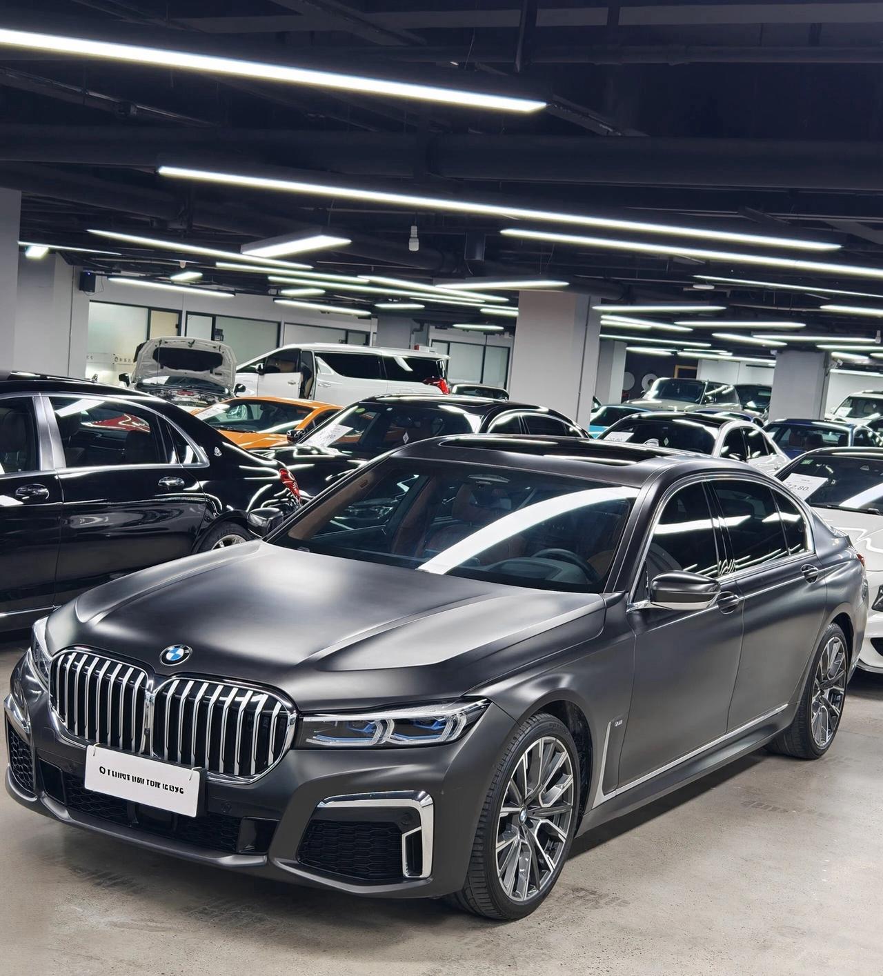 灰外棕内，宝马750Li行政旗舰    20年上牌宝马750Li xDrive行