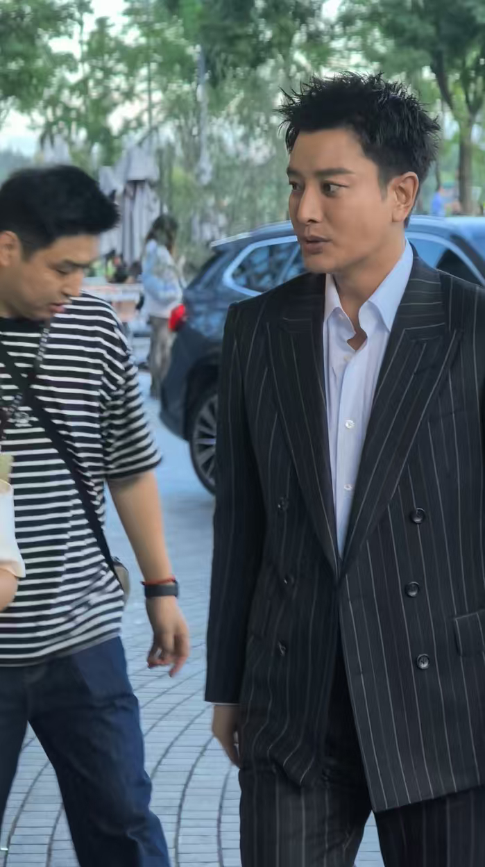 在上海看到了内娱熟人上海这波明星扎堆属实让人意外，黄浦江边上居然来了这么多熟悉的