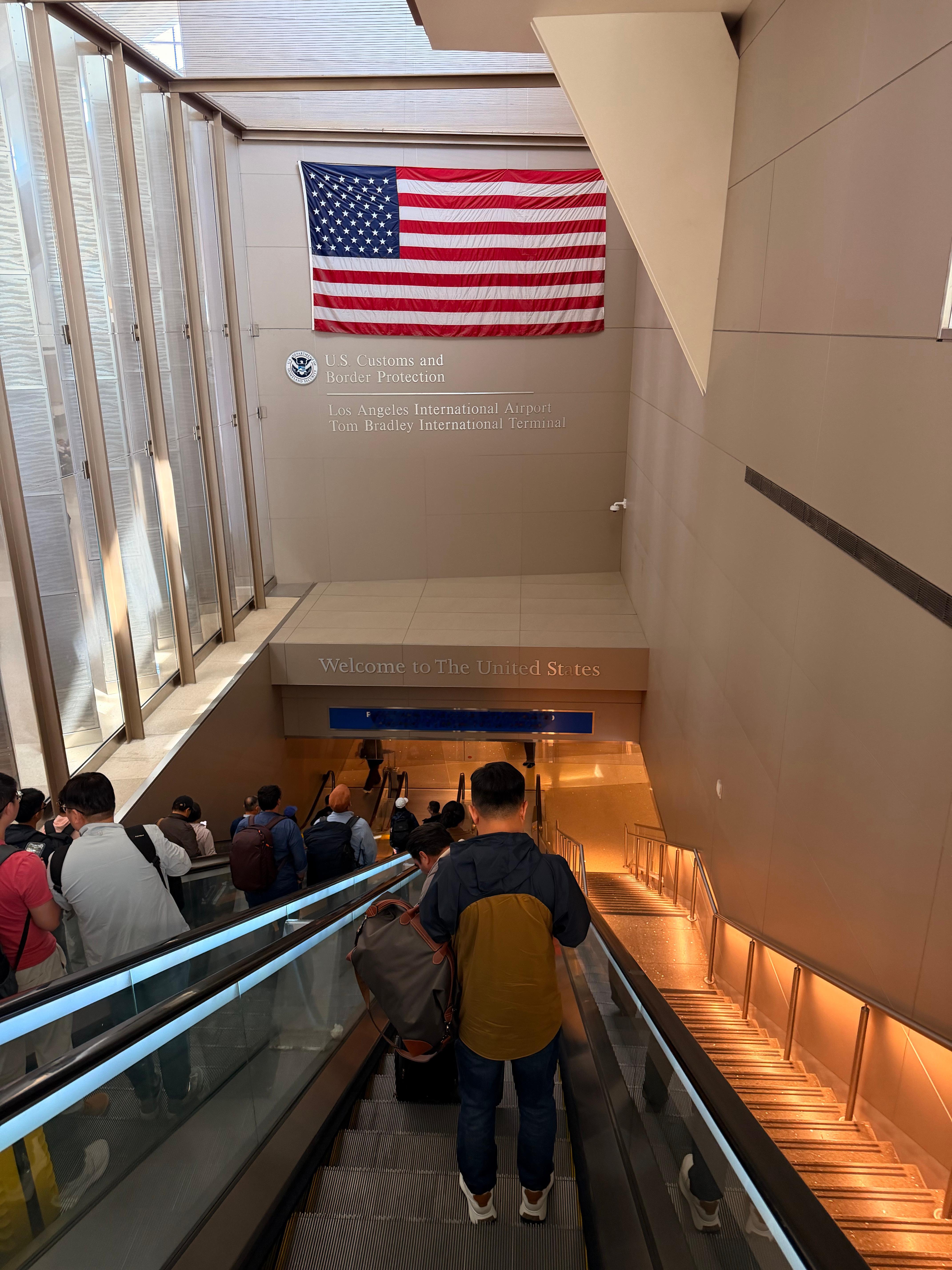 十年美签还剩不到一个月也成功进来了回去就重新申 美国·洛杉矶国际机场