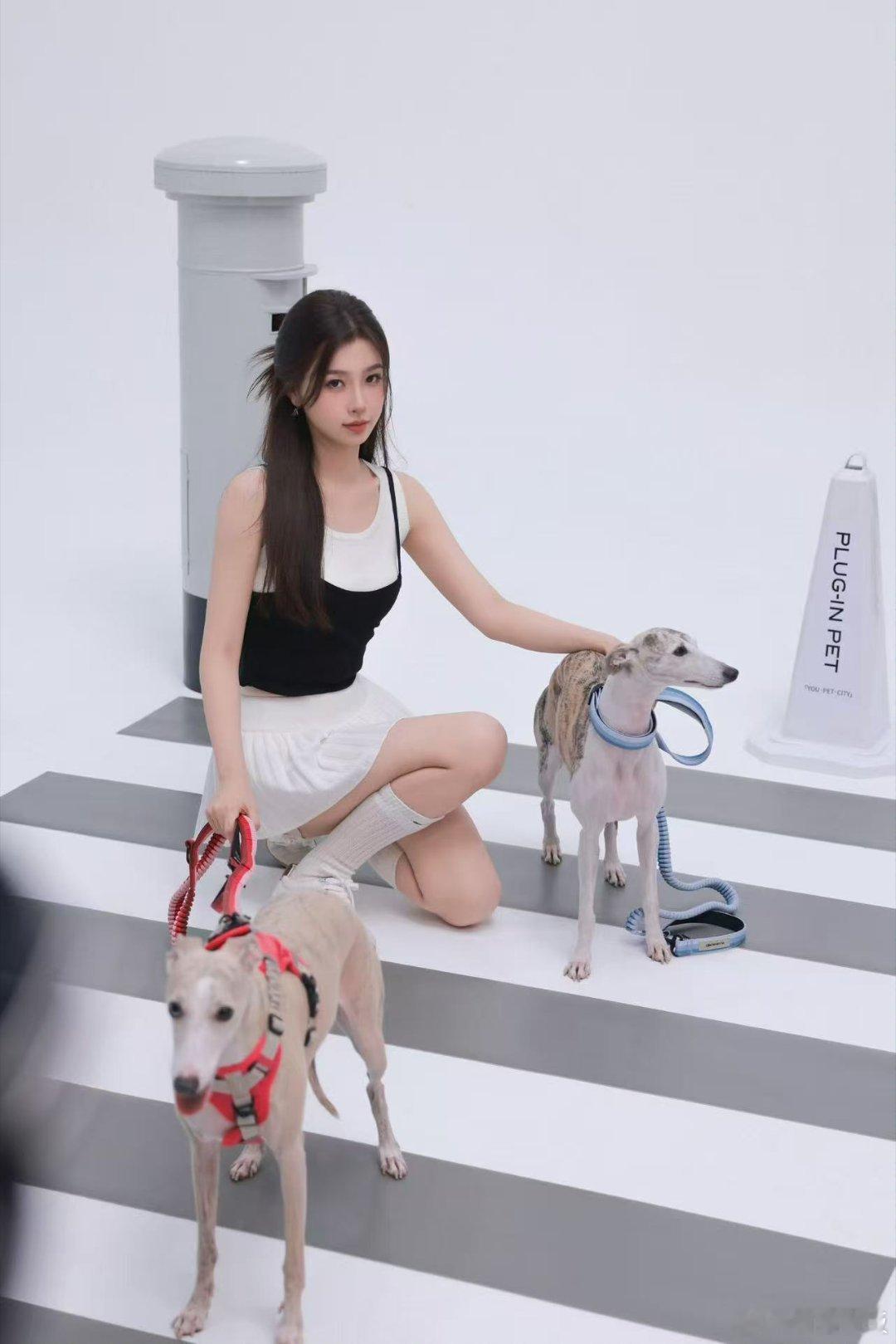 虞书欣PLUGINPET花絮虞书欣PLUGINPET拍摄花絮虞书欣PLUGINP