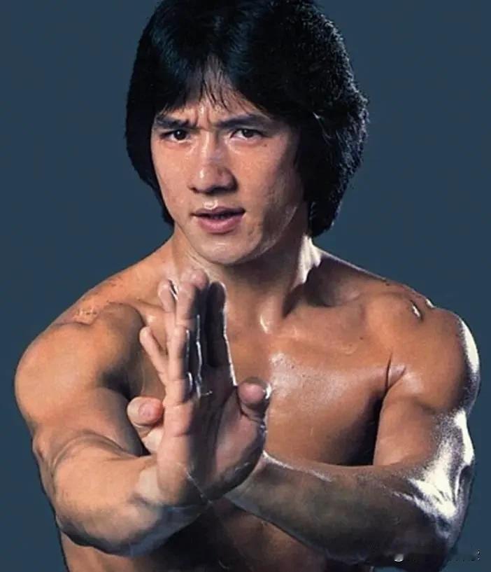 探讨李小龙日和成龙日
李小龙与成龙，两人风格完全独立，成就各有千秋，不该单独把李