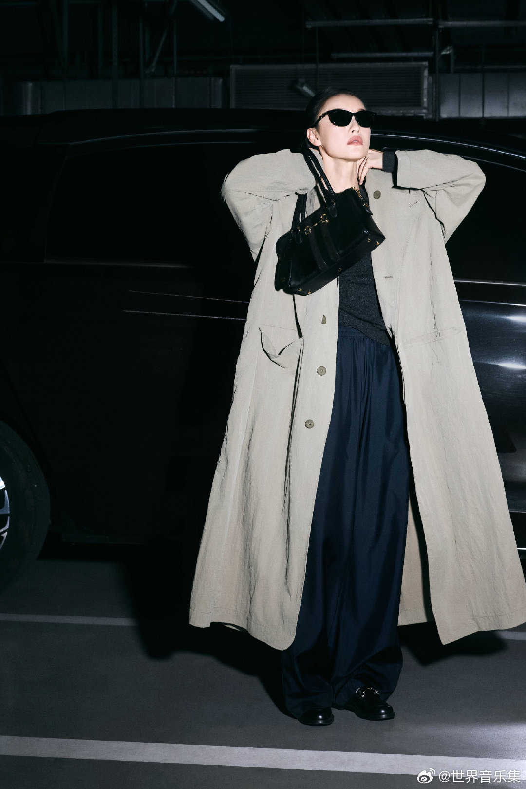 倪妮米兰出发图被倪妮的米兰出发图惊艳到，冷御摩登的气质与Gucci的品牌调性完美