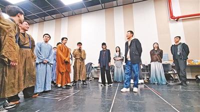 【话剧《青蛇》时隔13年启动重排】
近日，中国国家话剧院重排话剧《青蛇》正式提上