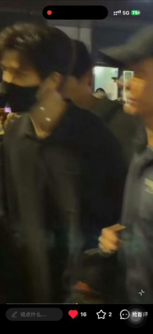 继昨天章若楠工作室才喊话剧组《想把你和时间藏起来》后，今天王安宇后援会也开始喊话