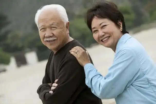 50岁以后，这十条健康基准，你能达标几项?
闲庭漫谈，专注自我成长与经验分享，那