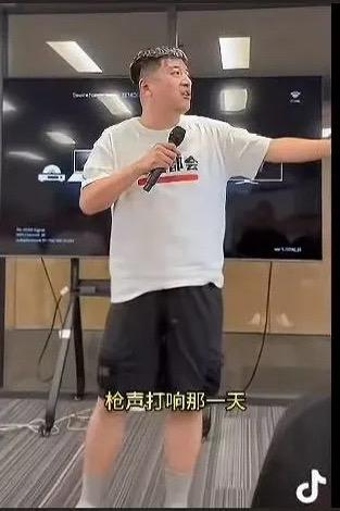 张学峰啊张学峰，本以为他离开北京去了苏州，人的思维学习了一点南方人的含蓄，没想到