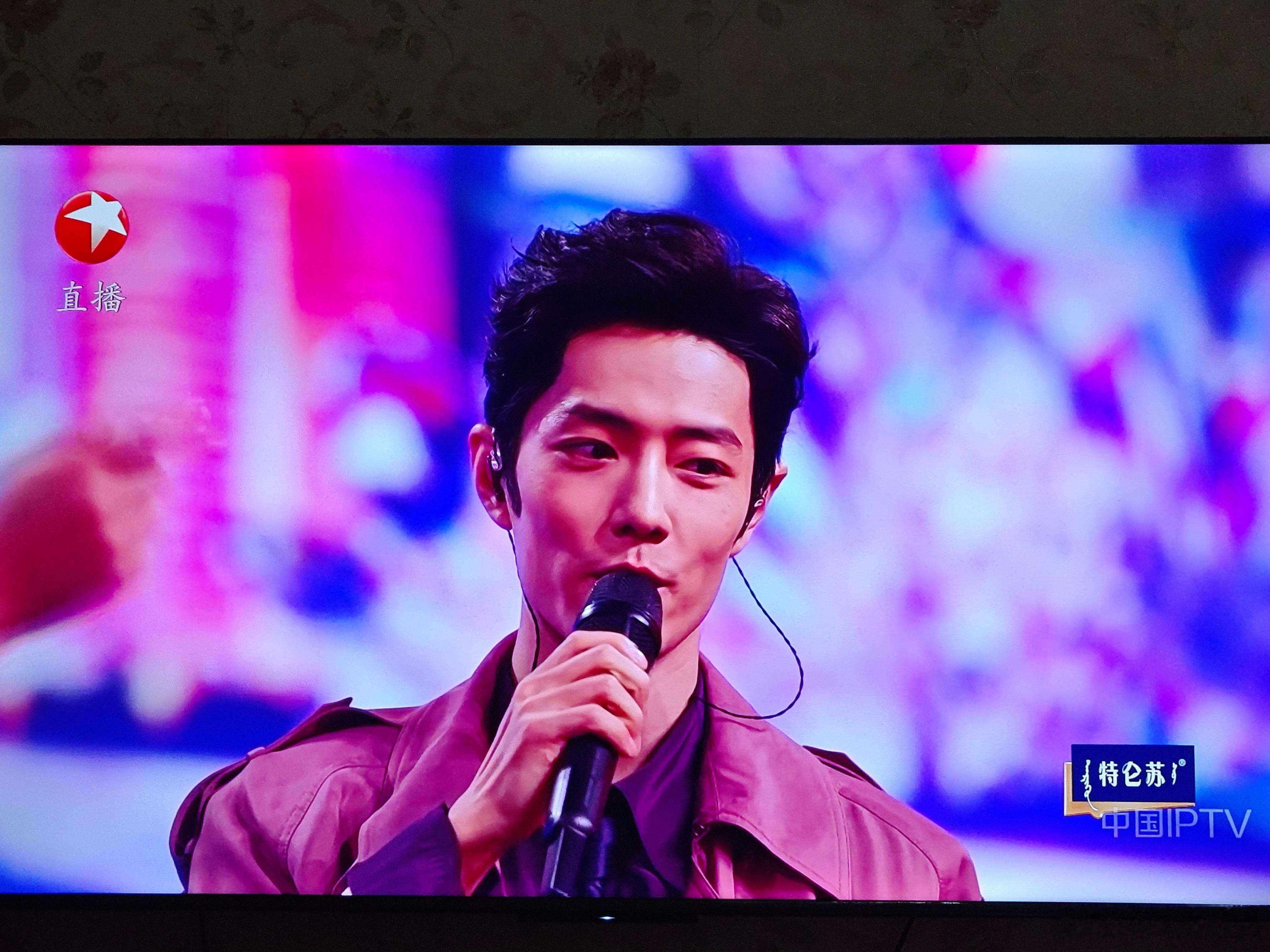 肖战 又见红海跨年晚会过半，总结一下：整体没啥新意。最喧嚣热闹是湖南卫视流量明星