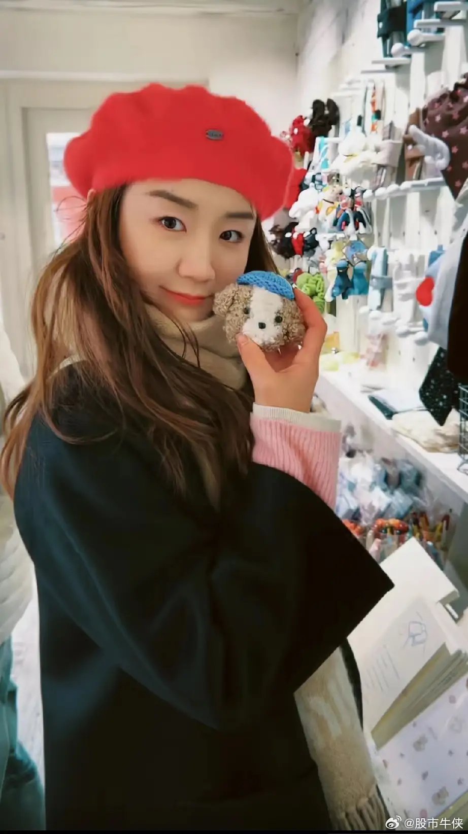 越来越看不懂陈梦了。说她热爱乒乓球吧，她却毅然决然退出wtt排名。你说她不热爱吧