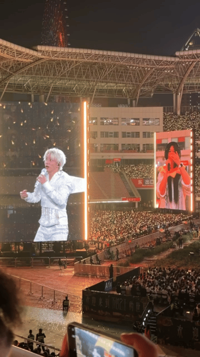 我当项羽薛之谦当虞姬薛之谦不当霸王当虞姬演唱会即兴名场面！歌迷当项羽，薛之谦秒变