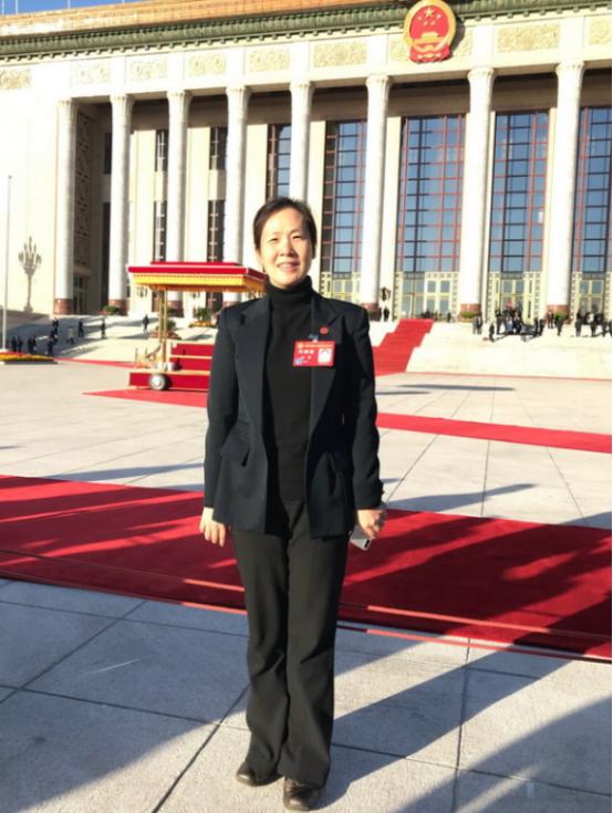 她是美国极不想放回中国的科学家，拒绝了美国公司千万年薪，放弃了美国一切待遇，20