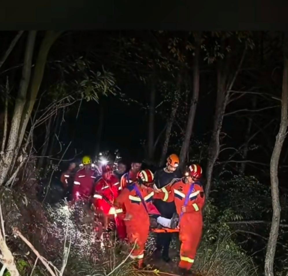 为金华所有救援人员点赞，冒雨爬悬崖救人太不容易，愿伤者早日康复，平安就是最大的幸