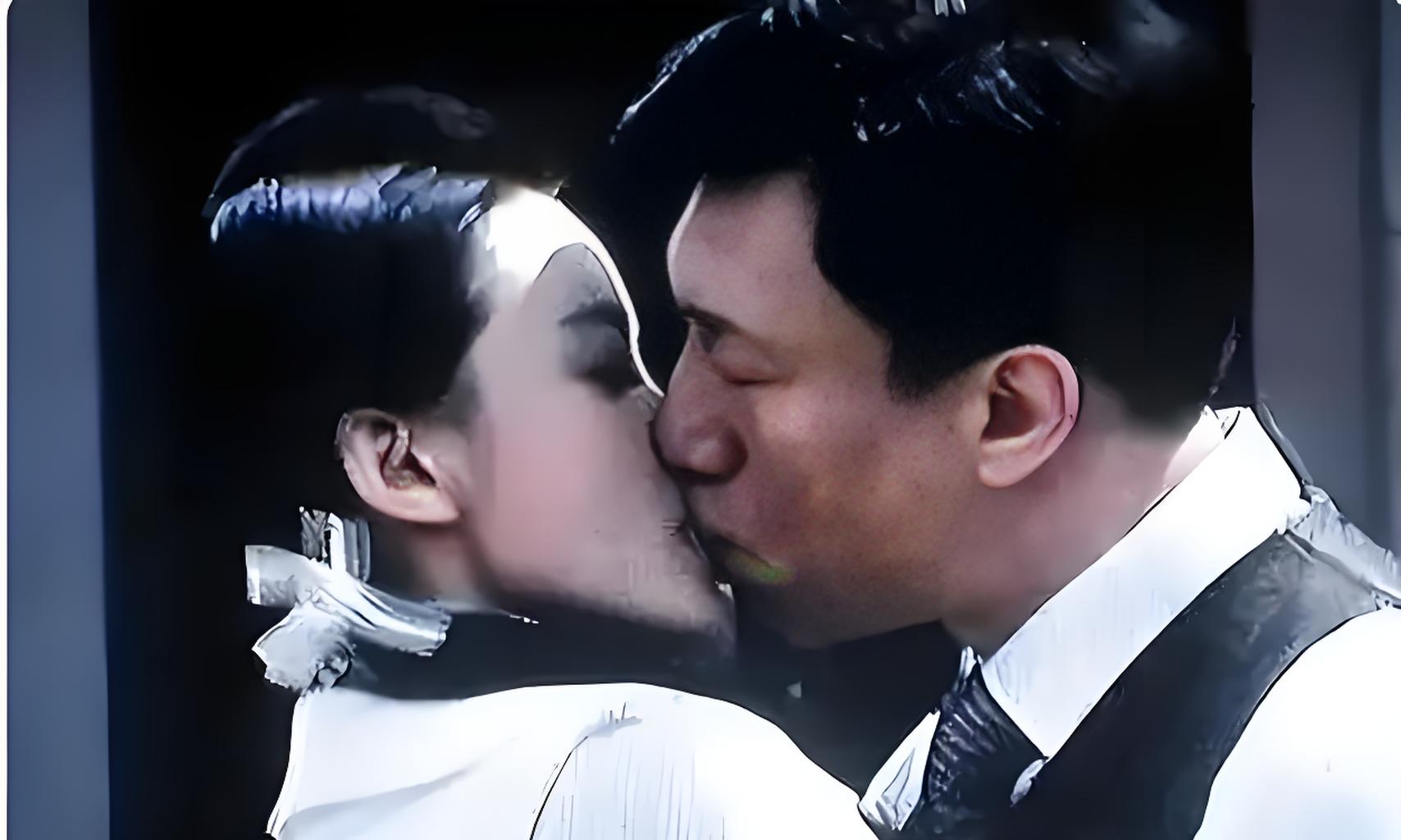 当年，孙红雷和李小冉拍摄《像雾像风又像雨》时，有一段吻戏。拍完后孙红雷...