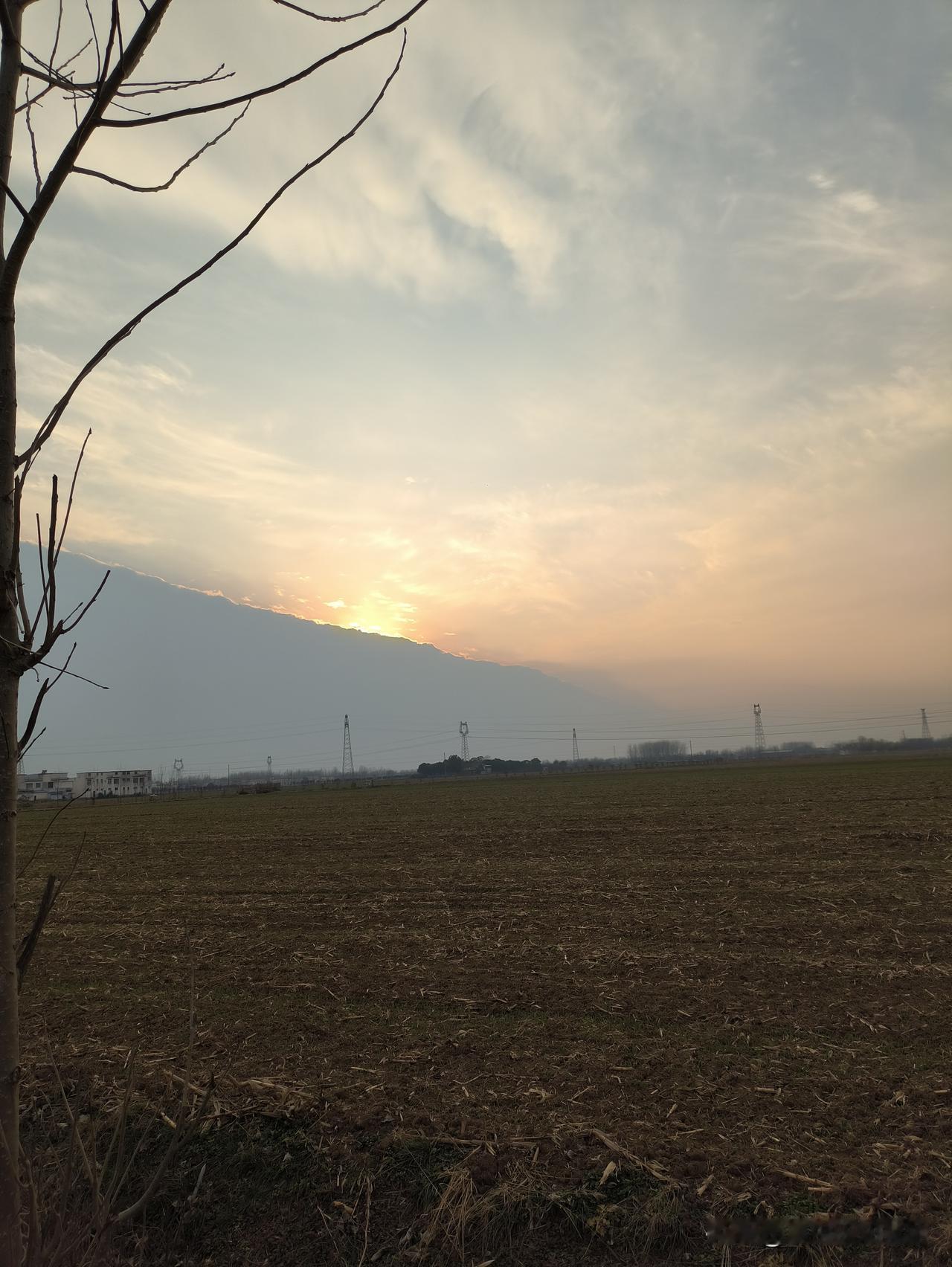 有人说，科学的尽头是玄学。
这意味着，有些事情从科学层面分析，根本难以说清，但若