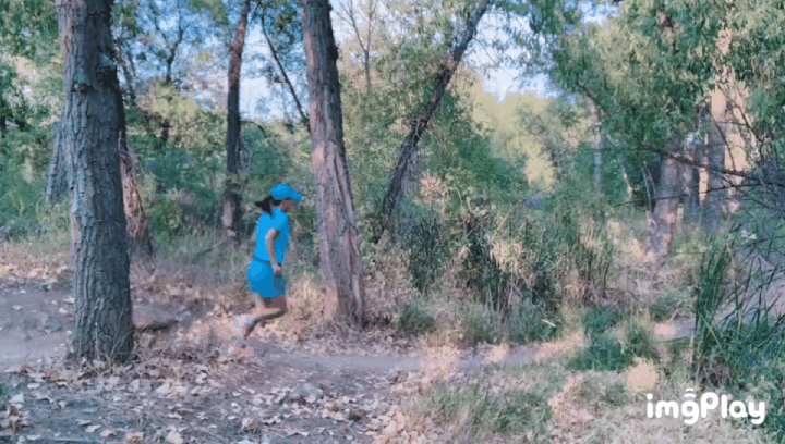 女生经期能否跑步？其实适量适度的跑步运动，能够提高我们的新陈代谢，促进体内经血的