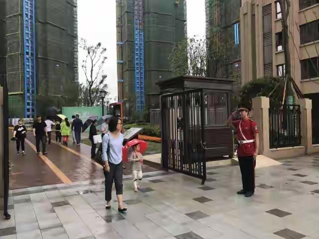 交了10年物业费，我才知道这笔钱根本不用给那么多！

你有没有这样的经历？

每