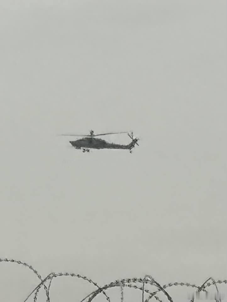 伊朗德黑兰上空出现了一架新交付的俄罗斯米-28NE“夜猎手”攻击直升机。该直升机