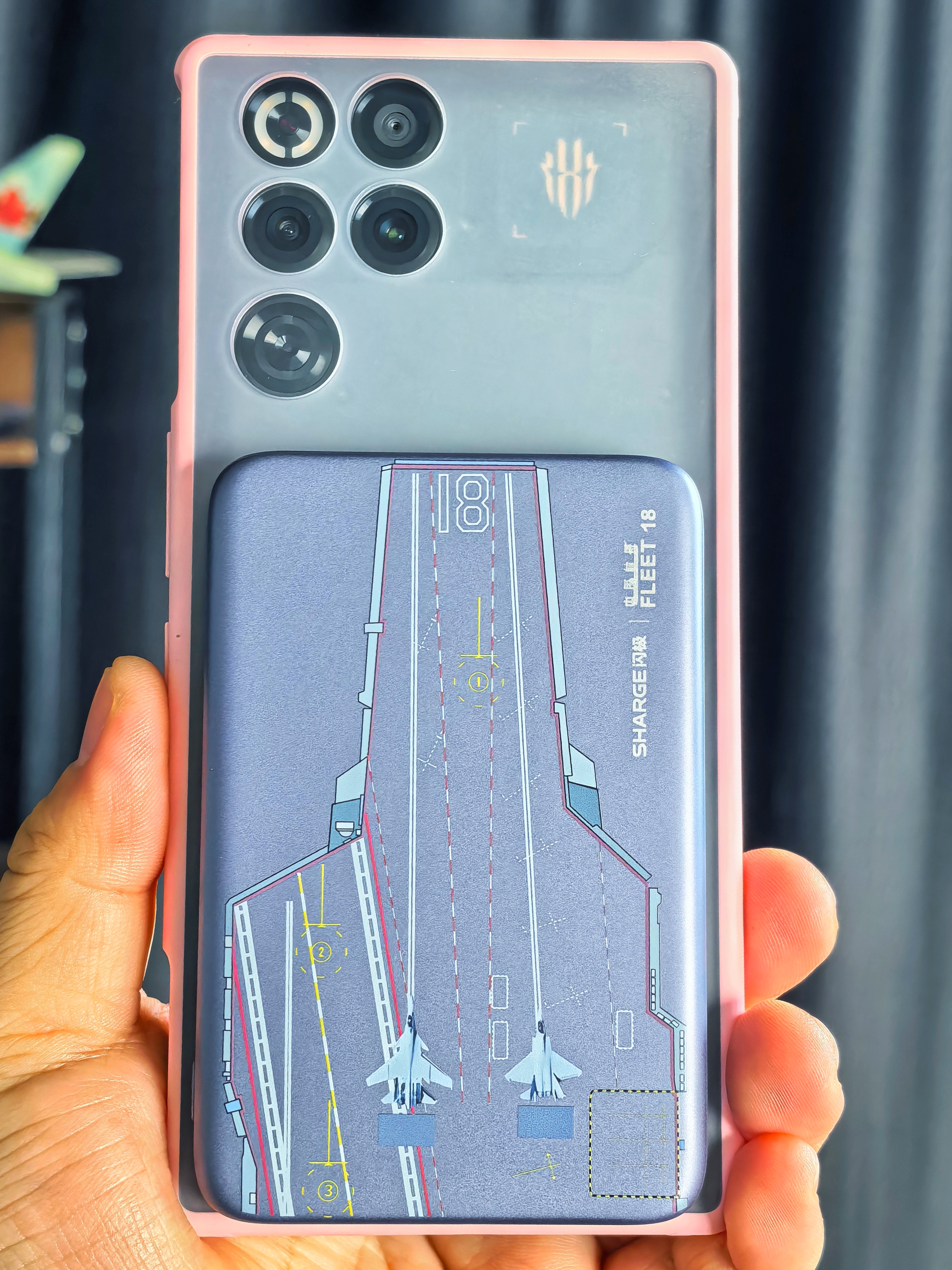 闪极×中国航母联名礼盒太炸了！最惊艳的就是这款联名磁吸充电宝，联合中船七一四所打