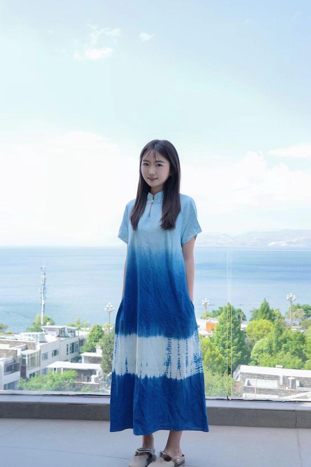 姐妹们！你们期待已久的胖女孩也可以穿的大码扎染连衣裙和扎染旗袍终于来啦[可怜][