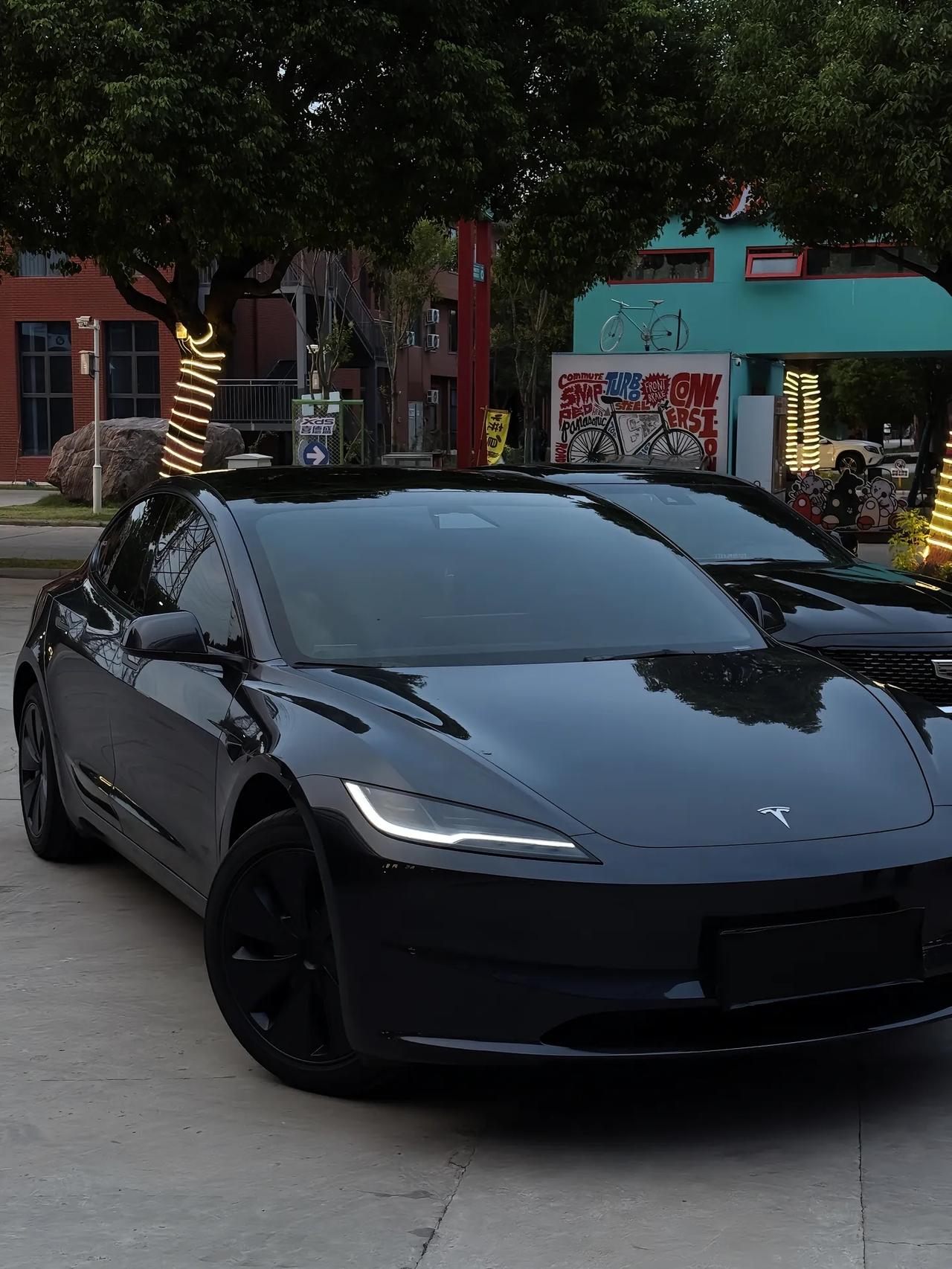 中国出手！隐藏式门把手遭全球首禁，车企慌了！
 
一个小小的门把手，竟能搅动全球