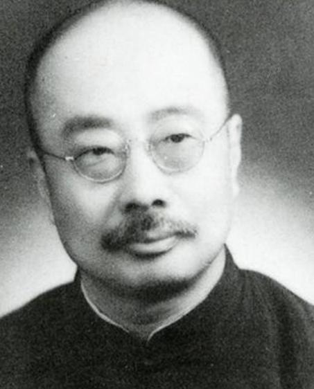 1967年5月6日，周作人下地小解时，突然猝死，他死后，被家属销户，骨灰盒也不认