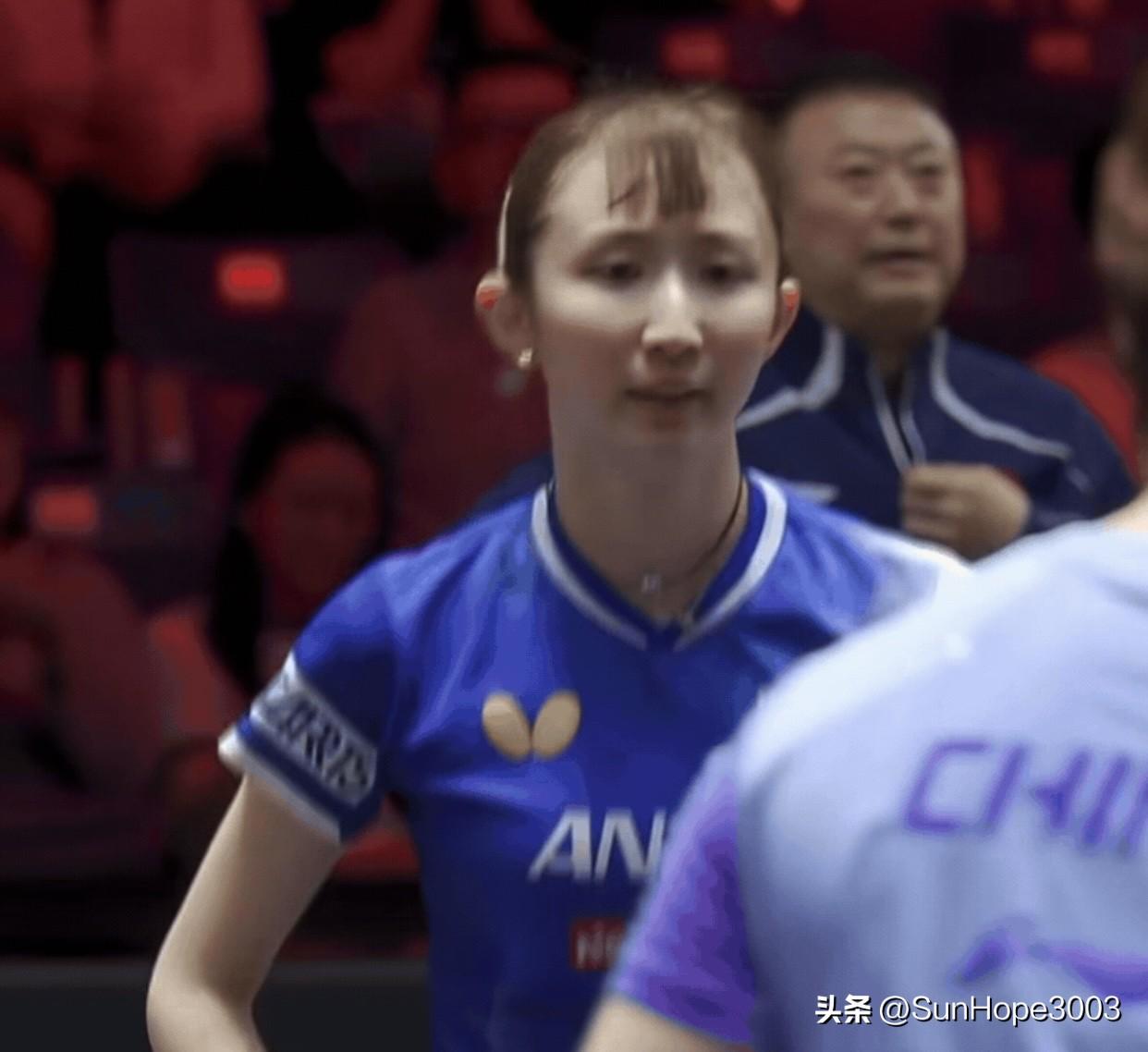 看着早田希娜庆祝，马琳没啥事拉个拉链吧。

新加坡大满贯，蒯曼输给早田希娜，止步