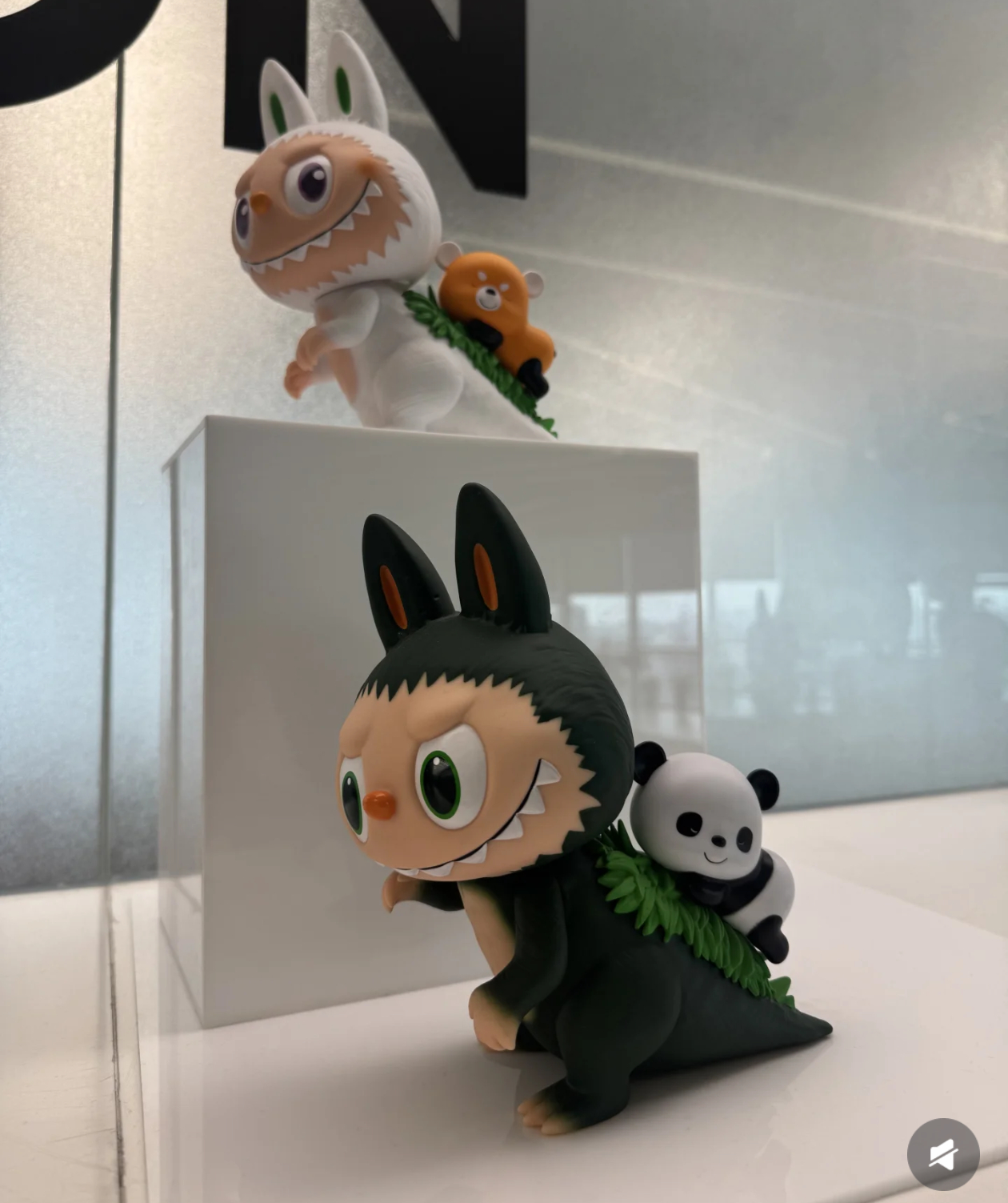 长尾巴的Labubu ​​​
