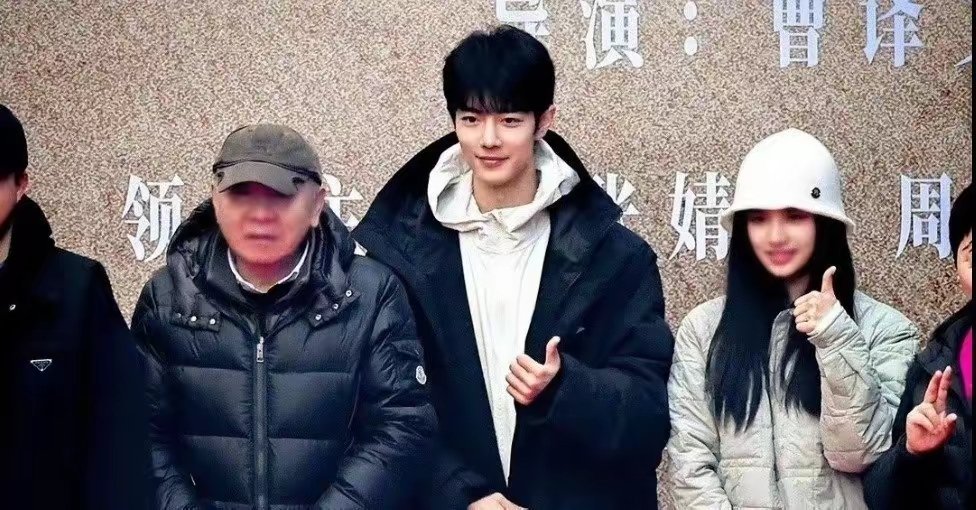 AI短剧这波“融脸”操作真给我看愣了 说白了就是拿明星的脸随便换，连授权都不问，