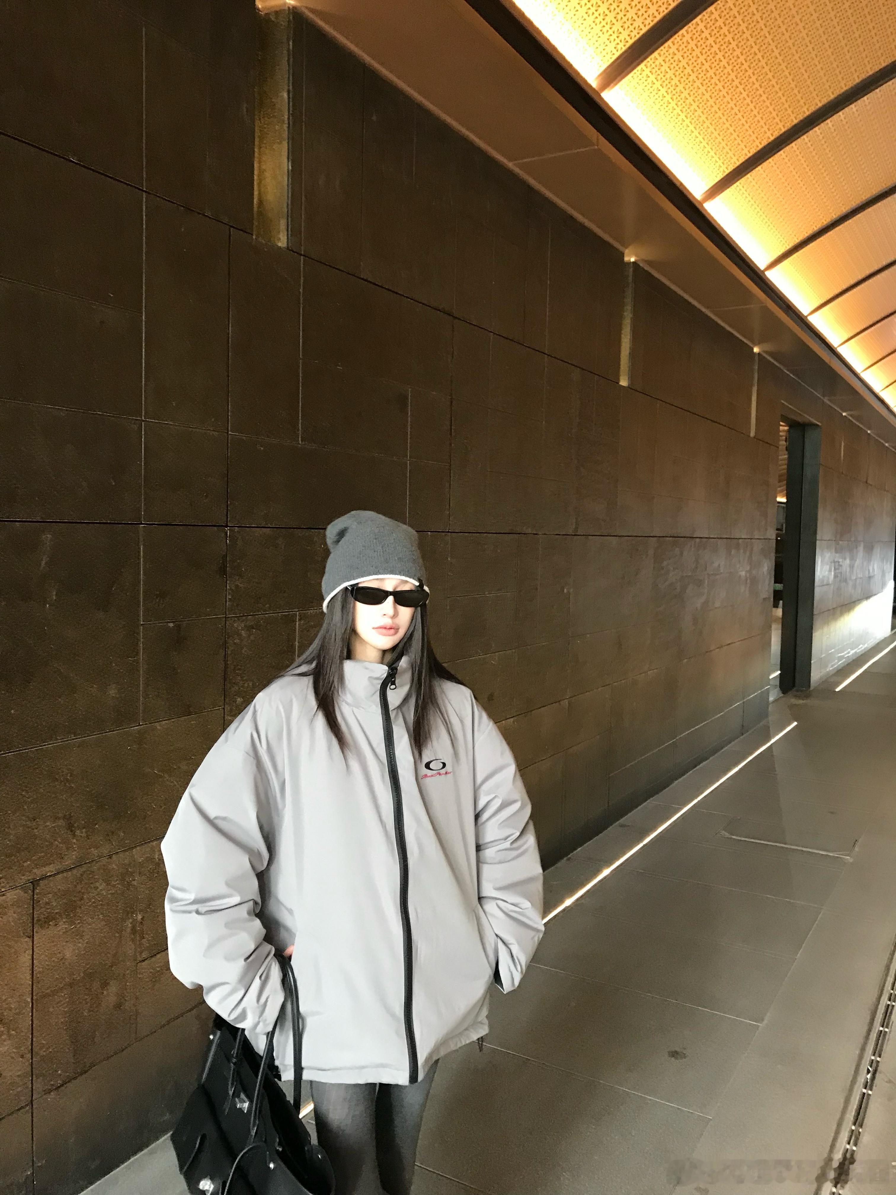 巴家同款的私服双面穿羽绒服！！找不到任何拒绝它的理由 廓形设计内搭再多也能包容这