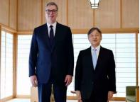 塞尔维亚总统武契奇访问日本，日本德仁天皇接见了武契奇。
 
令人尴尬的是武契奇1