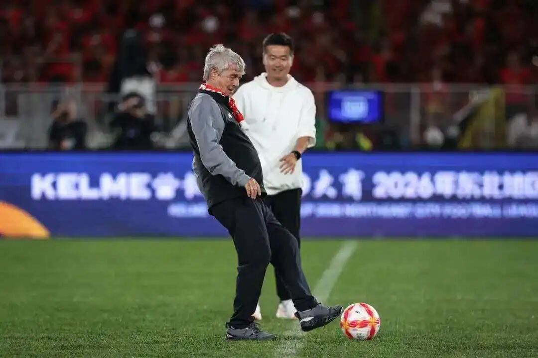 东北超开幕式 米卢开球东北超 