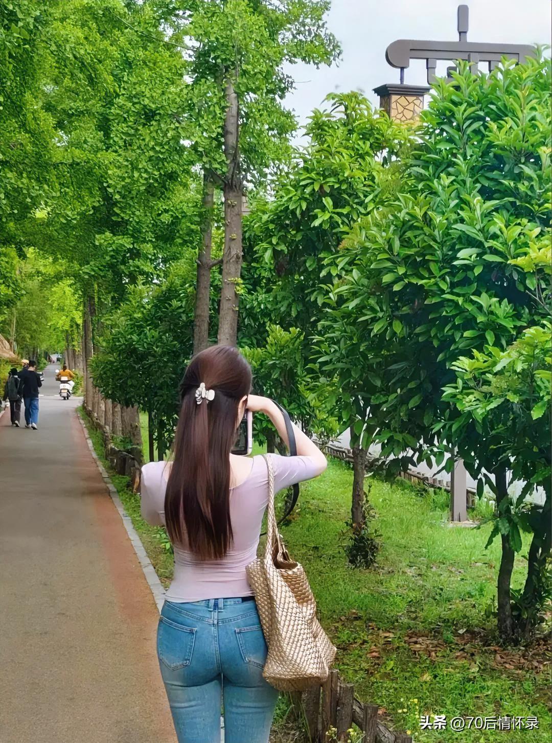 我们向往波澜壮阔的剧情，憧憬惊艳绝伦的际遇，总觉得平淡寻常的日子太过寡淡，总以为