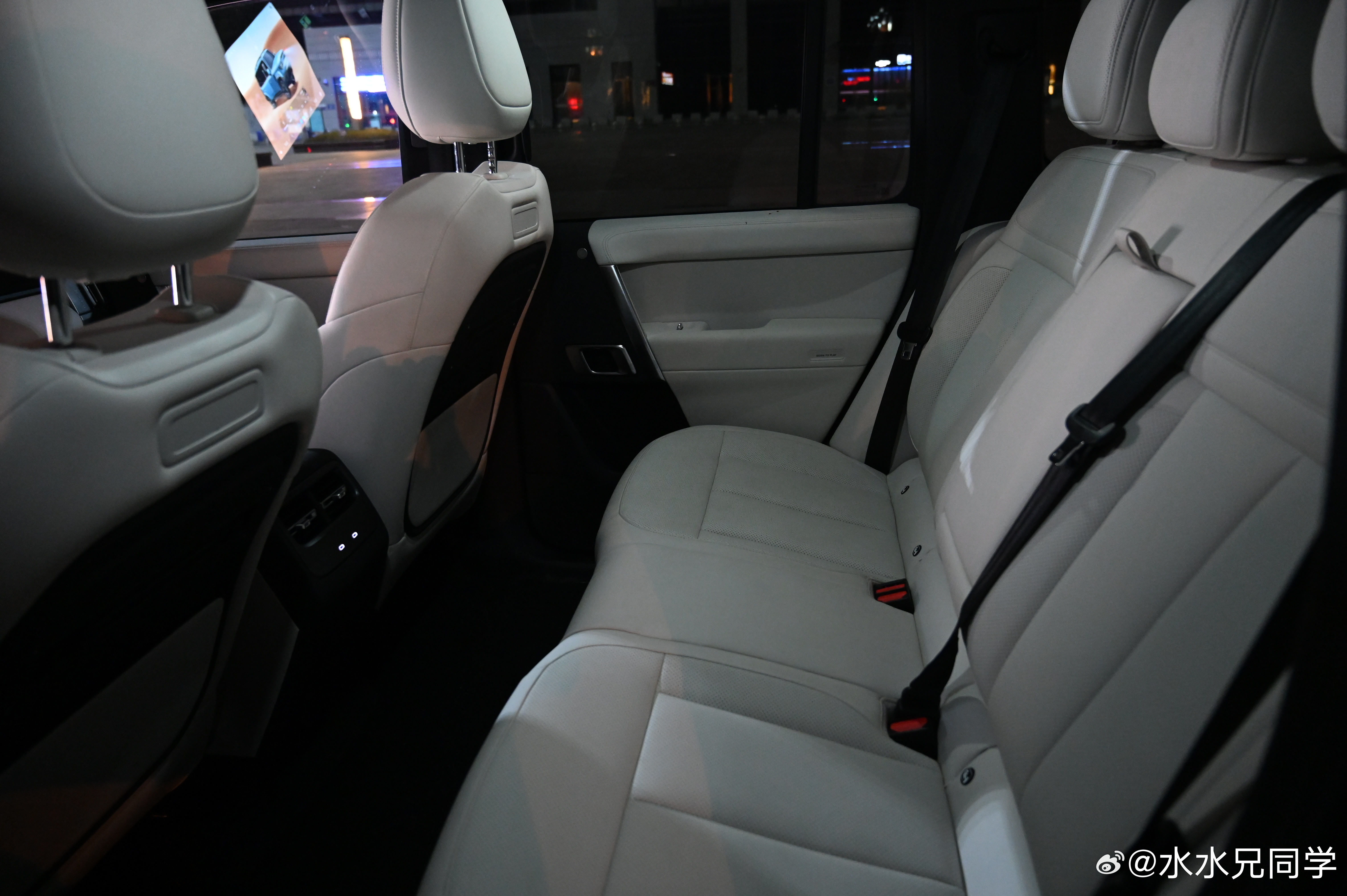 开了两天iCAR V27，这是一个年轻人的第一台偏越野路线的方盒子车，简单说说感