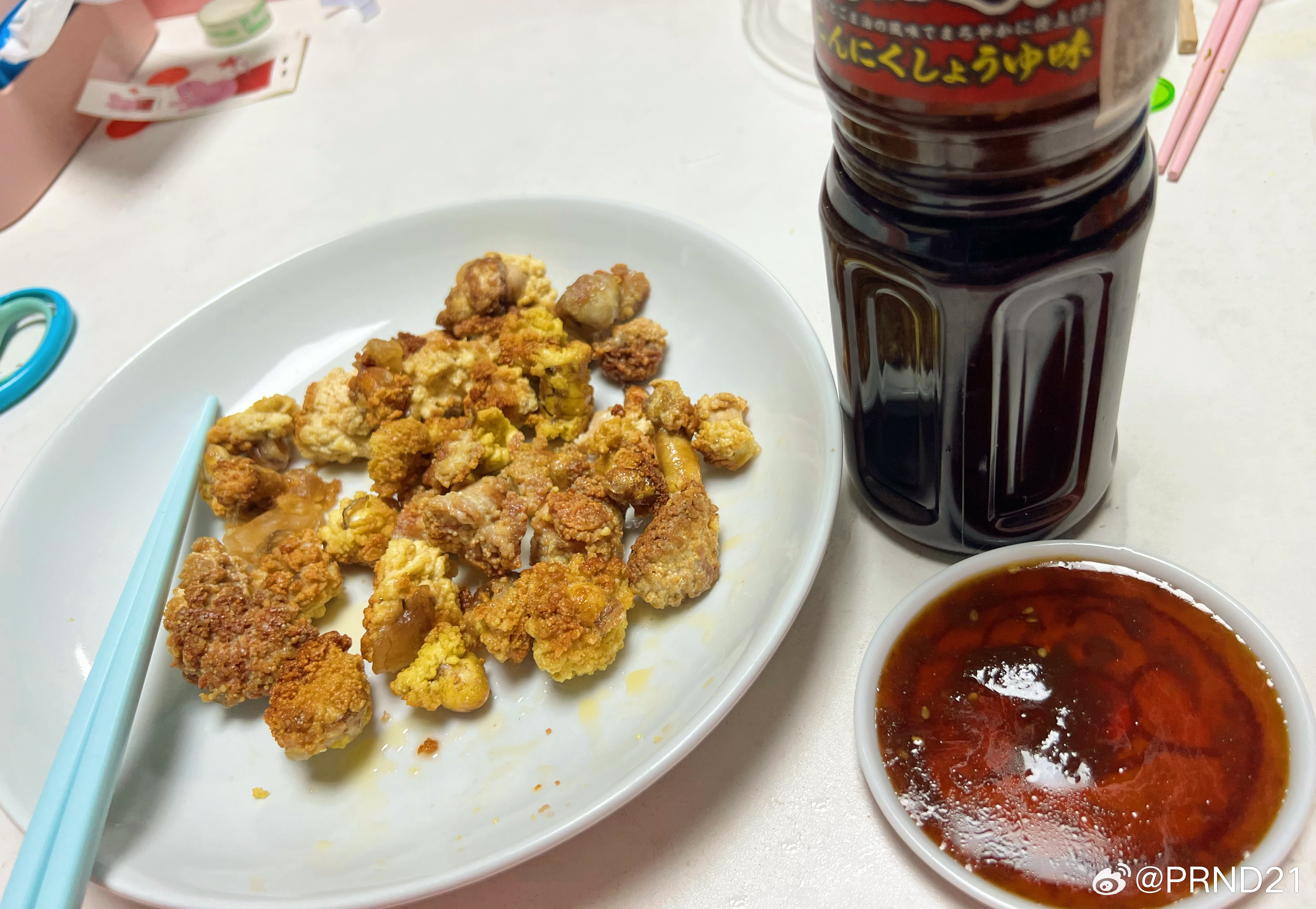 刚下夜班：要减肥！今天做沙拉、熬白菜！买菜回家：先煎个鱼籽吃吃…再来一大杯快乐水