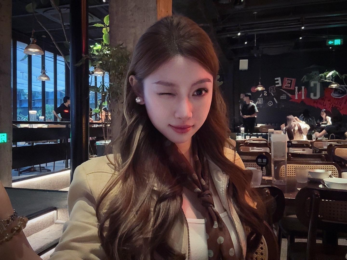 感情有什么好讲的 中国黄金知道吗 买两斤给我