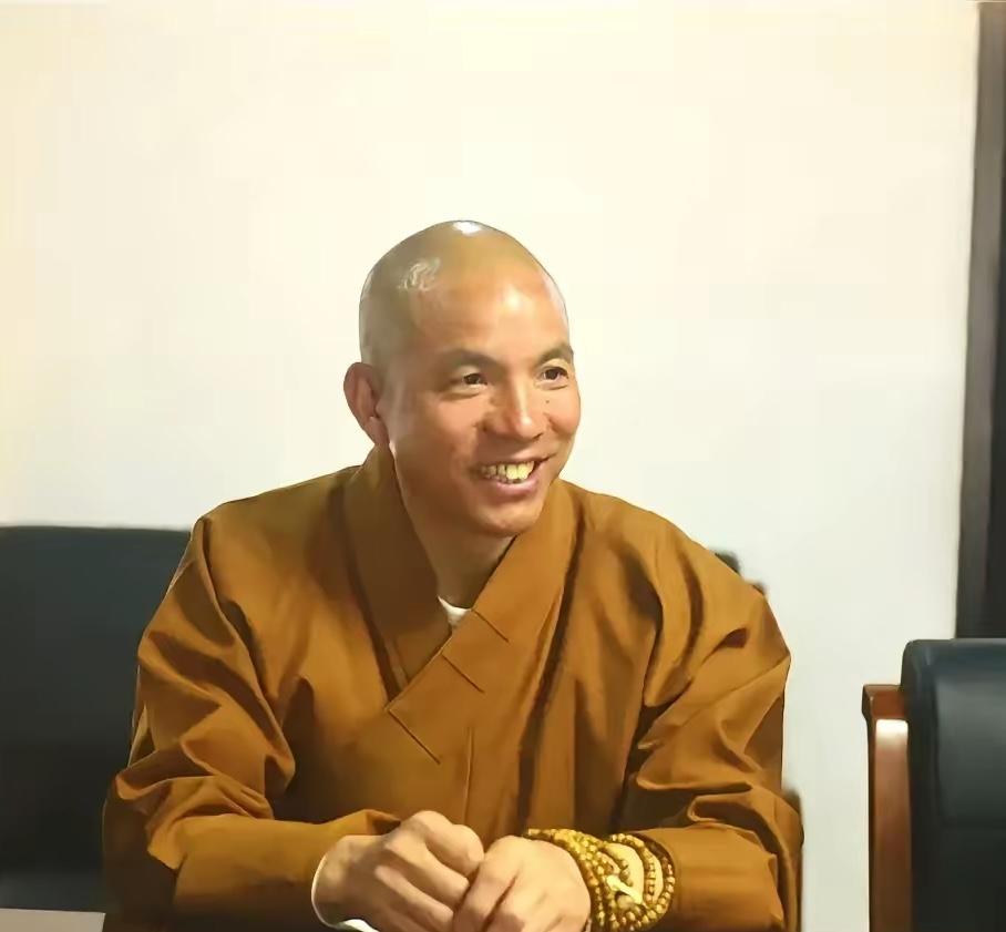 关于新主持印乐法师，大家且慢“高捧”

才刚刚上任的印乐法师，一众媒体和自媒体开