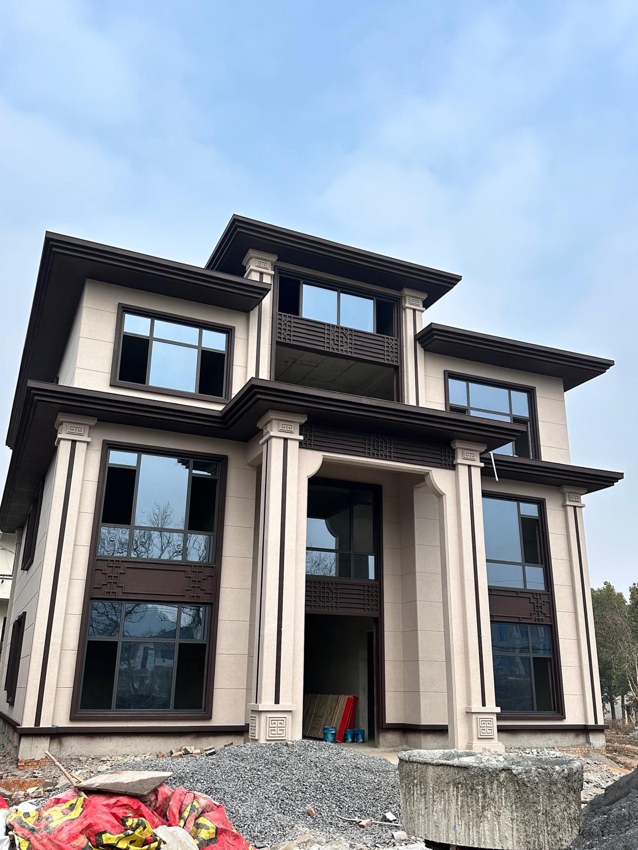 喜欢这个款式，明天可以现场见
#农村自建房 
#外墙仿石漆