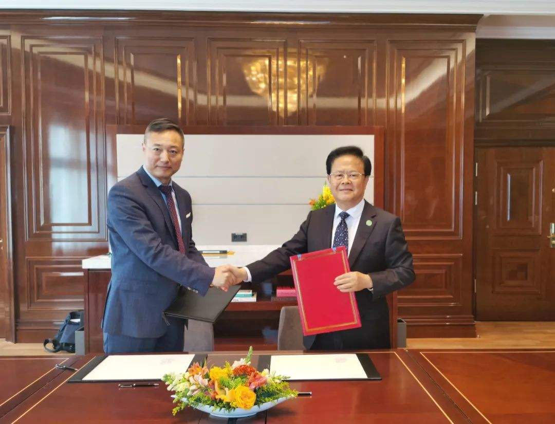 【国家发改委与西门子、宝马、奔驰、巴斯夫等公司签署合作意向书】微信公众号“国家发