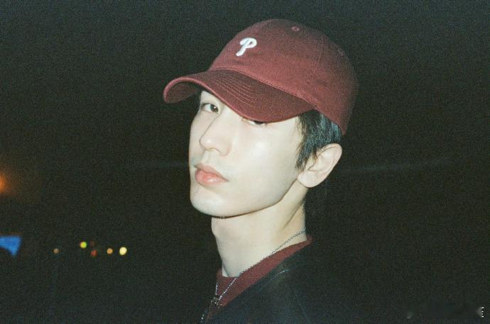 张凌赫今日营业，继续新年倒计时！ 