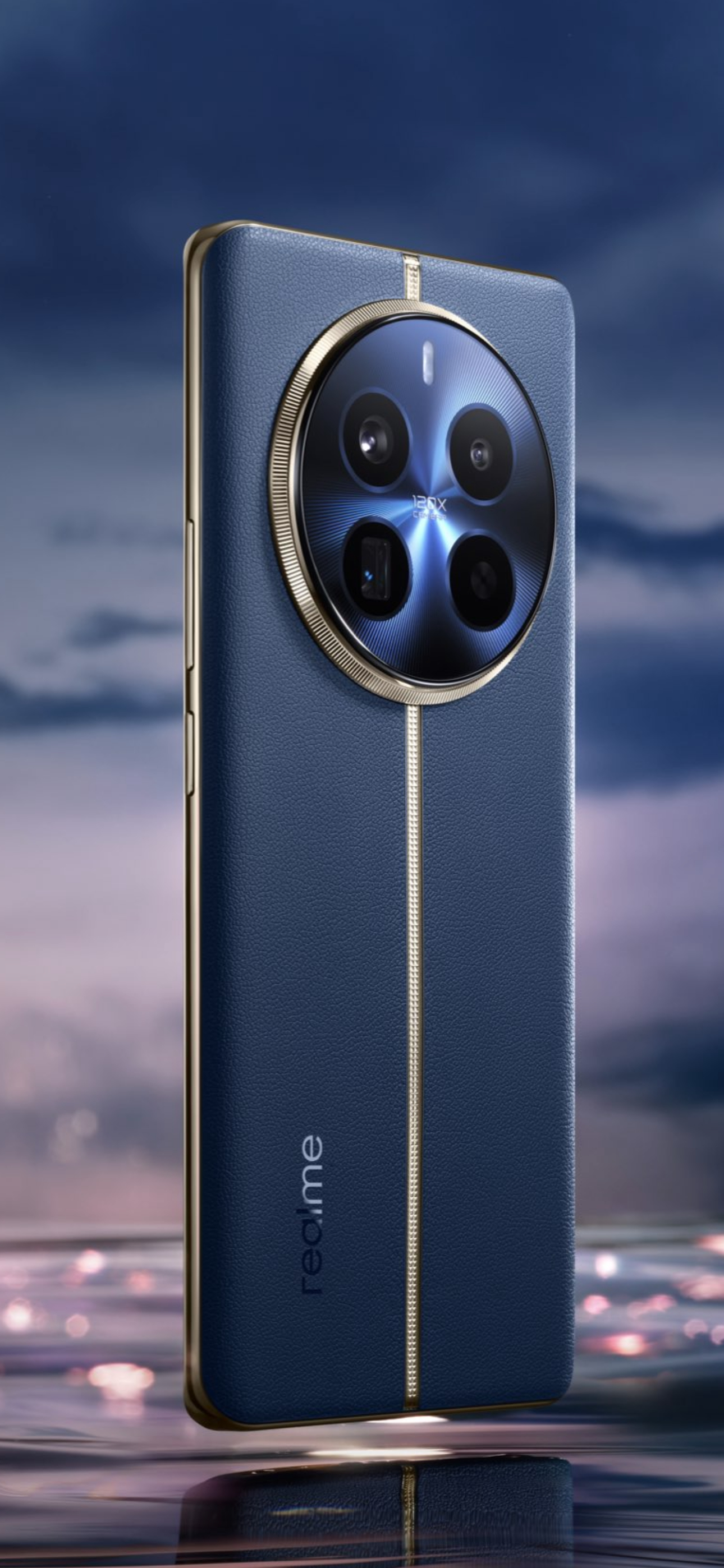 真我12Pro+，这2k价位的中端机，外观细节做的可以吧，我觉得很精致了，牛逼！