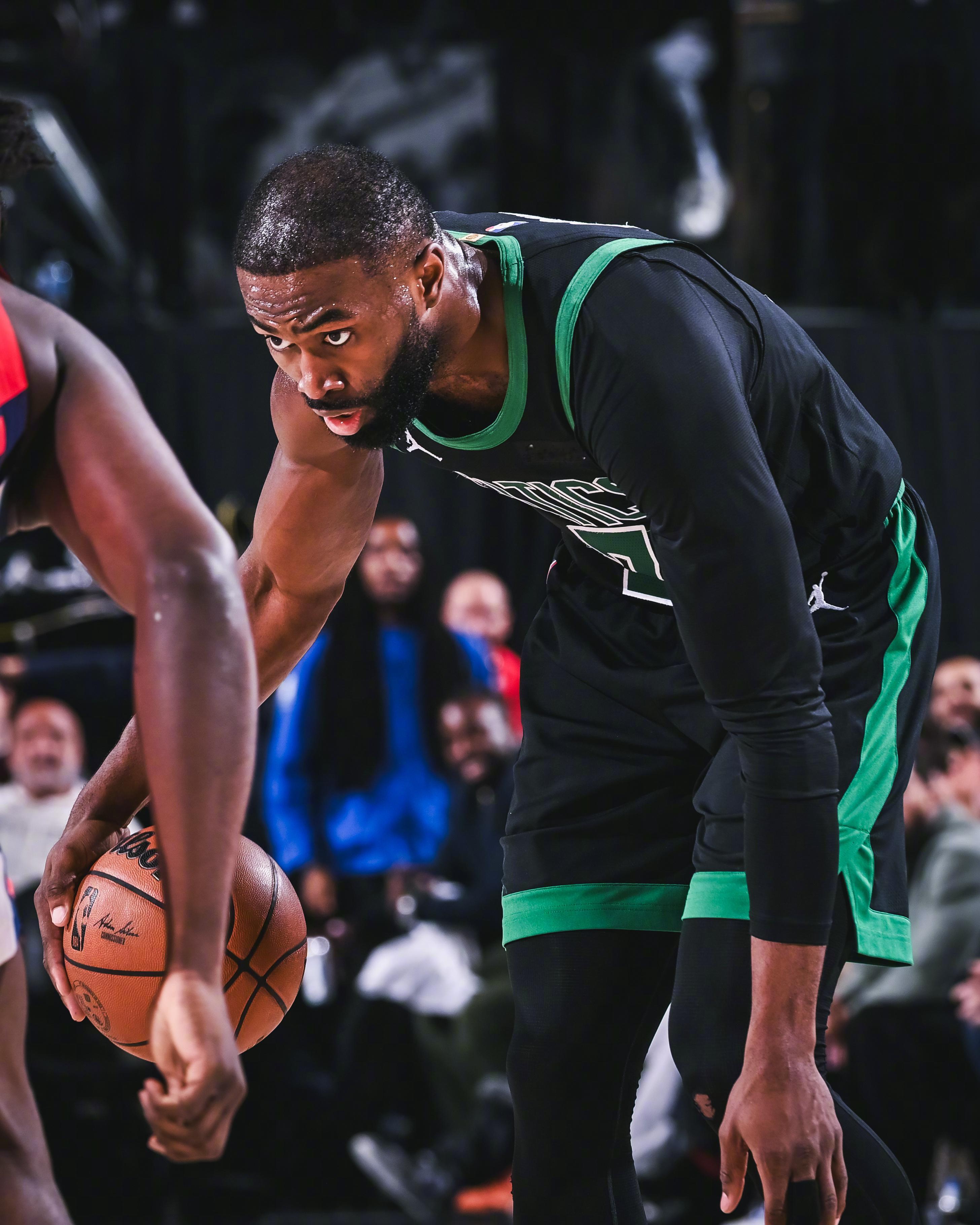 白曼巴谈到杰伦-布朗的表现，他说：“如果亚历山大失去了杰伦-威廉姆斯、切特-霍姆