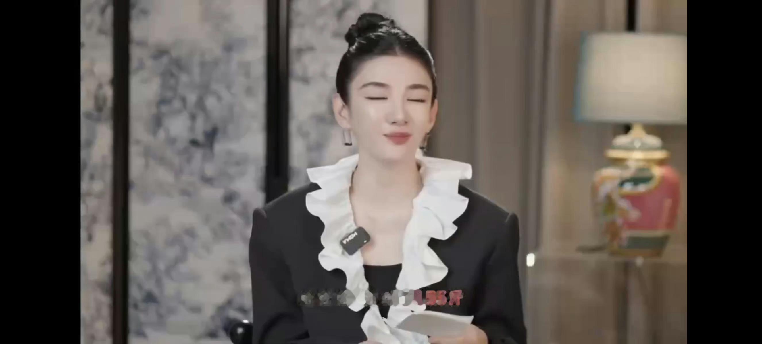 #黄奕曾经的体重##黄奕曝光明星饮食状况# 因为之前没有一天不在挨饿，所以黄奕在