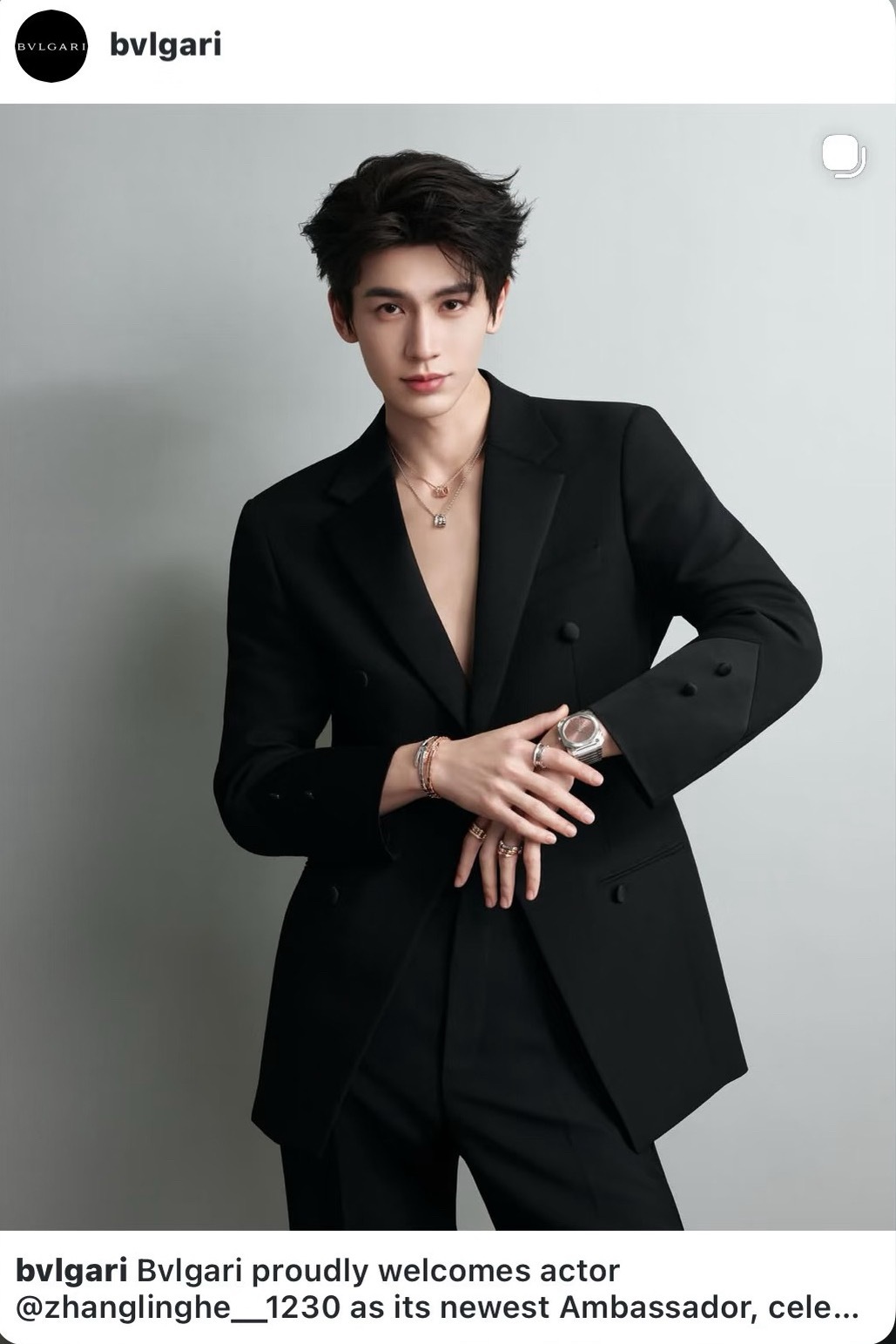 张凌赫空降且无缝官宣担任宝格丽品牌大使，宝格丽外网同步官宣，这样的表现力奢牌争着