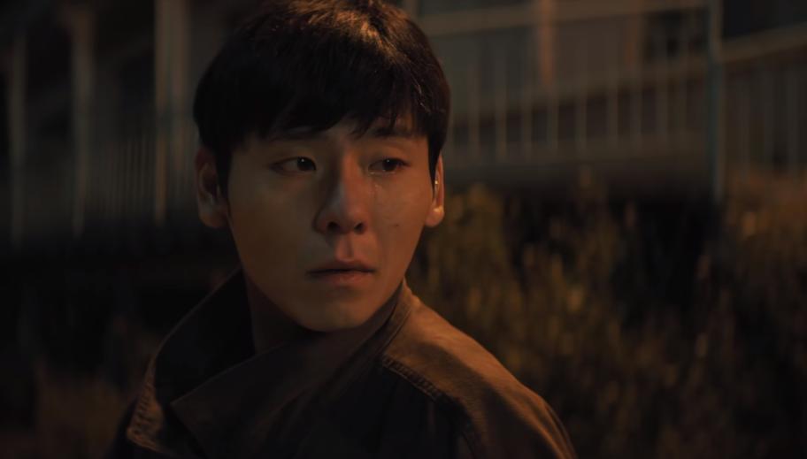原本以为范伟、秦昊和陈明昊的三人组合在两条时间线中穿梭会是一个巨大谜底，但《漫长