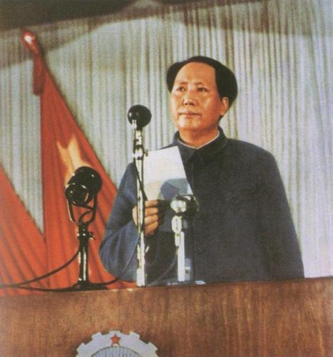 70多年前，毛主席预言台湾仅有两条路可走，没有第三条了。如今回头看，毛主席看的实