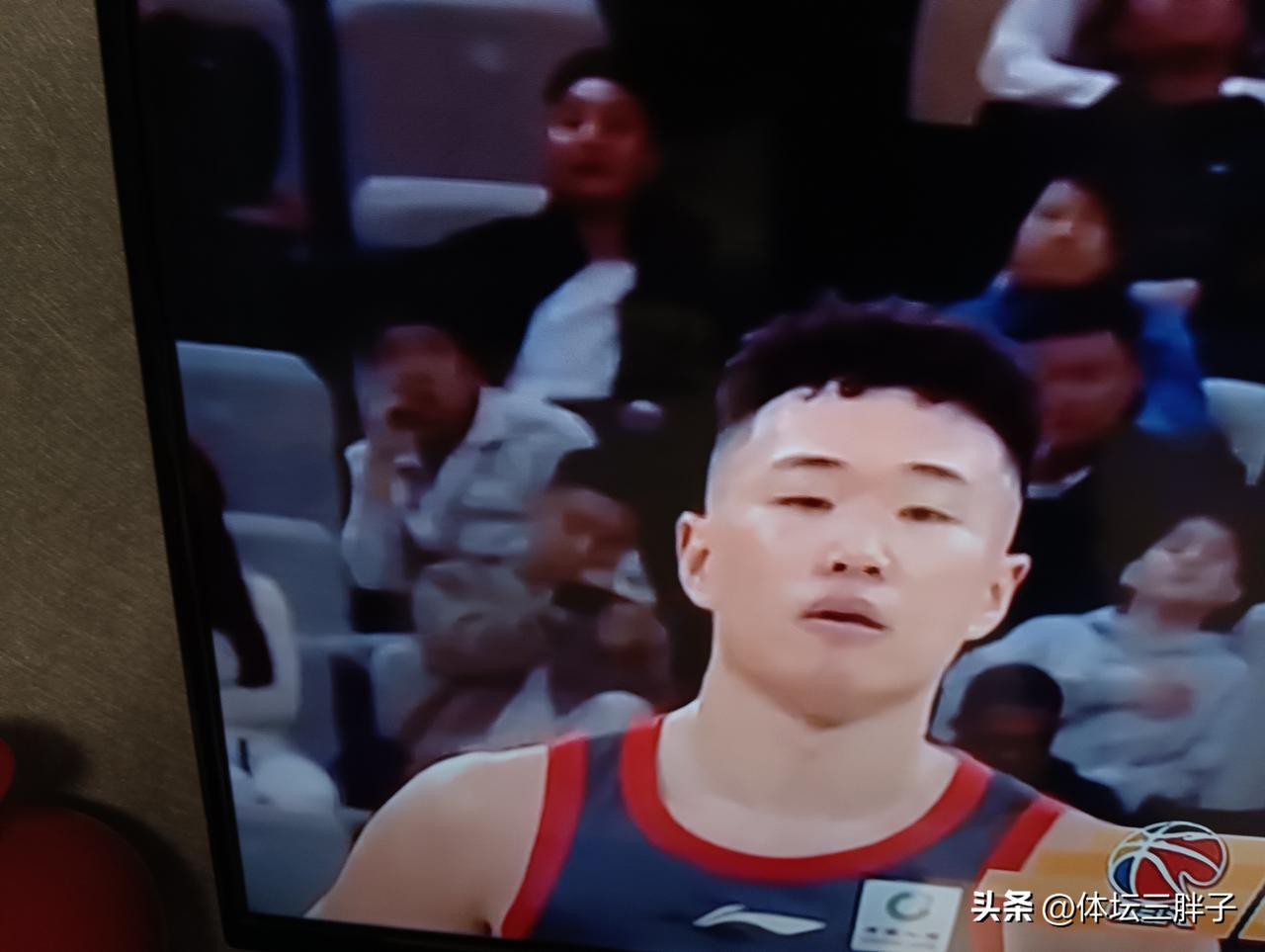 贺希宁在CBA老臣赵继伟跟前还是稚嫩的很啊。今晚辽宁队开始了广东岭南之行的第一站