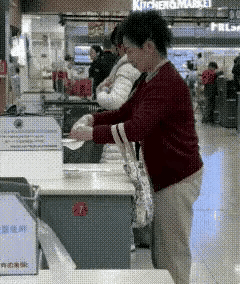 怎么回事
现在这样的人怎么越来越多啊？