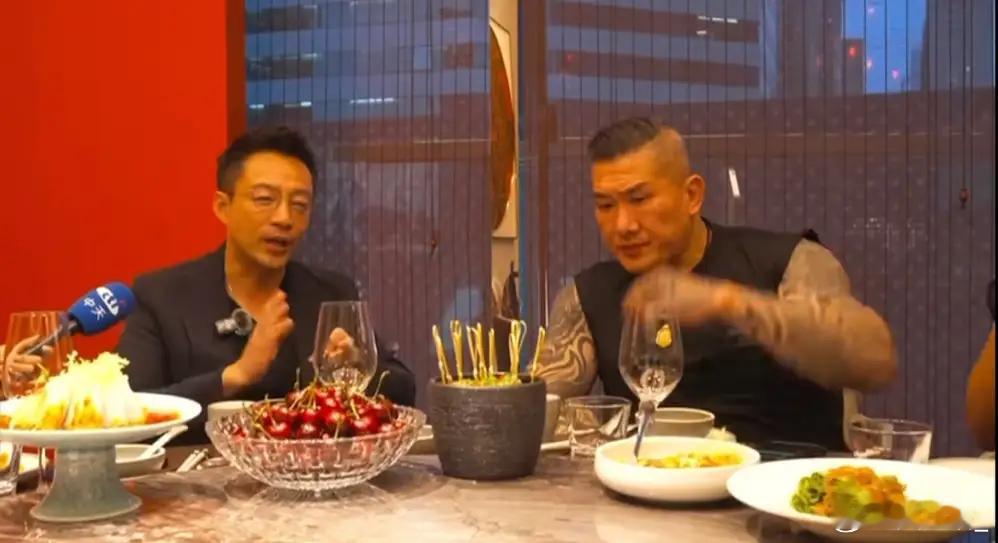 我宣布！从现在开始，我再也不骂汪小菲了不是因为他变帅了，也不是因为他宠老婆，更不