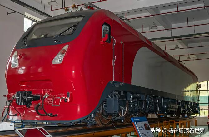 HXD1D型电力机车原型车，功率9600kw，比量产车功率大，最大速度200km