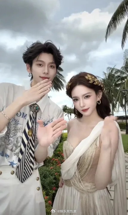 程潇孙恩盛跳咳嗽舞 魔性的印尼咳嗽舞迎来全新合拍，程潇孙恩盛同框出镜，颜值适配度