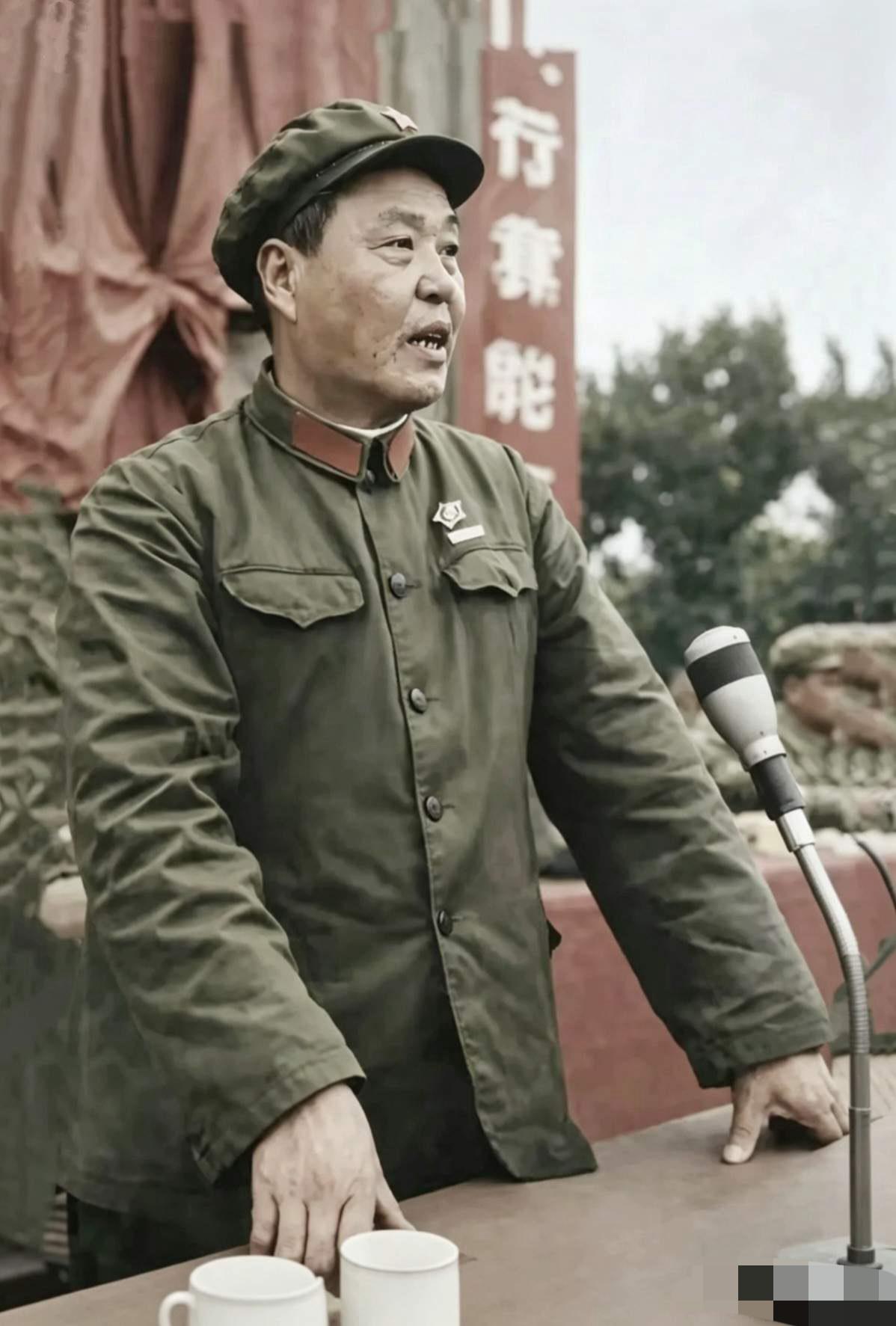 1945年陈户店之战，他率部从5000日伪军包围中突围，仅剩36人幸存。建国后曾